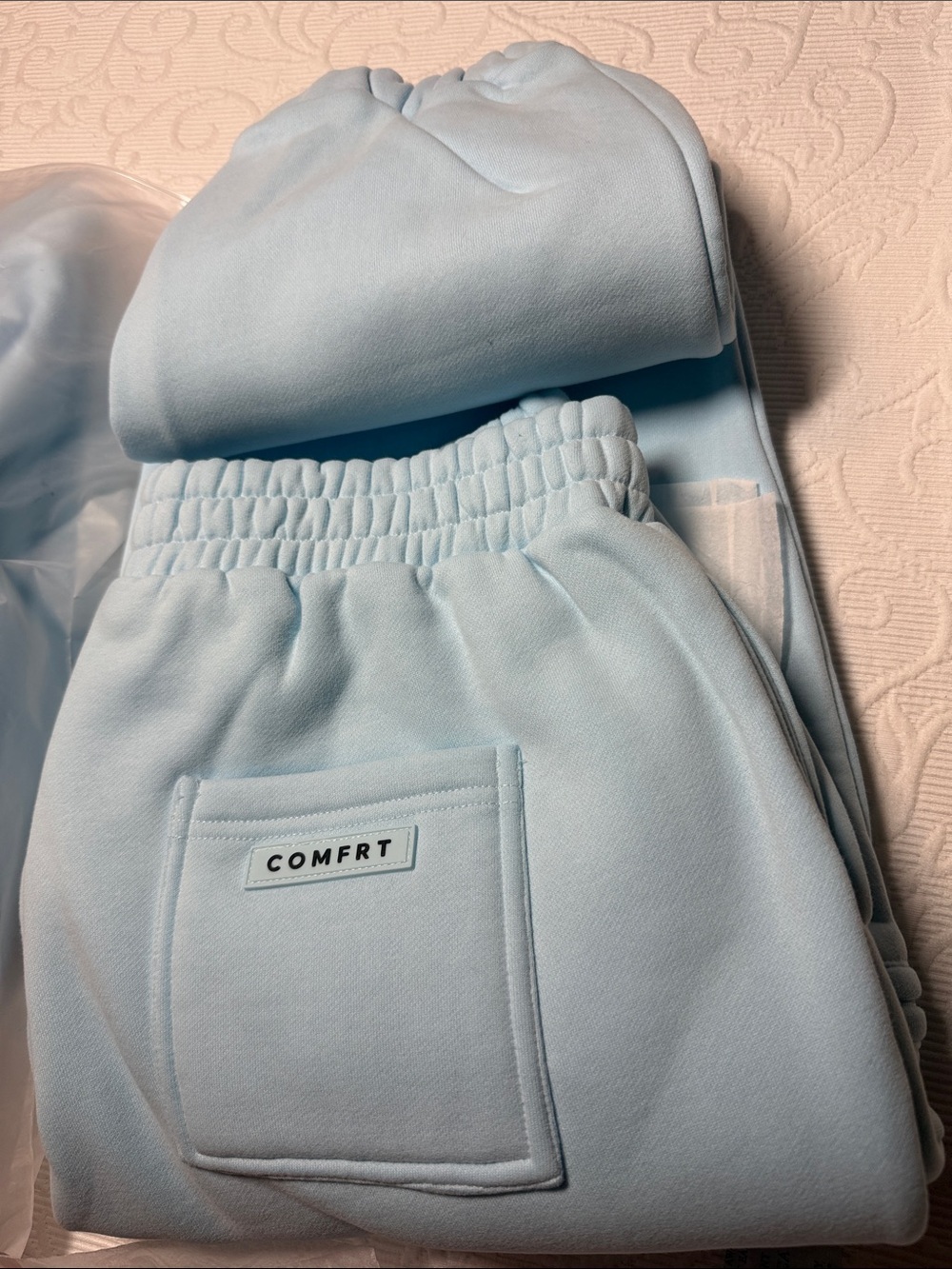 Comfrt  Airplane Mode VIP Baby Blue Loungewear Set (2-Pieces). Size Large - Picture 4 of 10